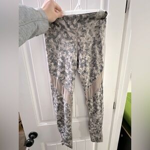 Mono B grey legging with sheer panel.
Size M